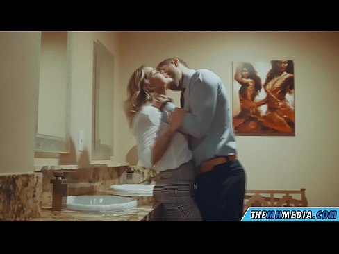 ❤️ Kur një bjonde me bukë ju josh në një banjë publike ️ Video e ndyrë tek ne sq.techkoala.top ❌❤